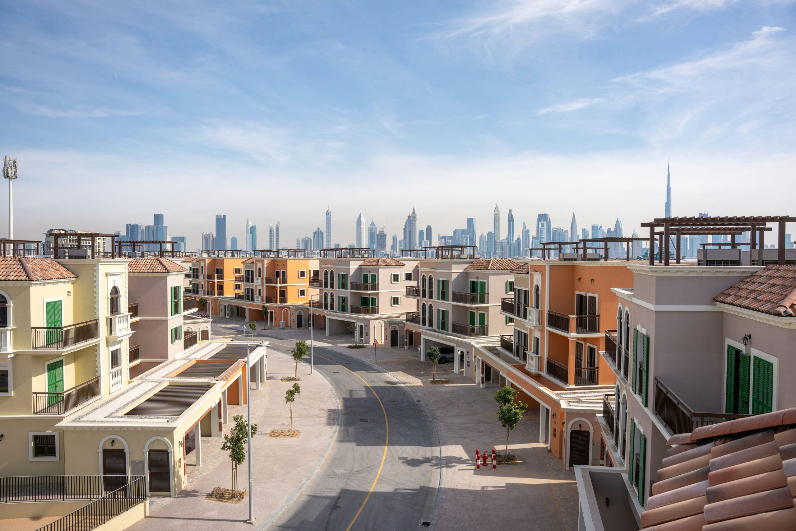 Luxury waterfront apartments in real estate in Marina Dubai skyline view