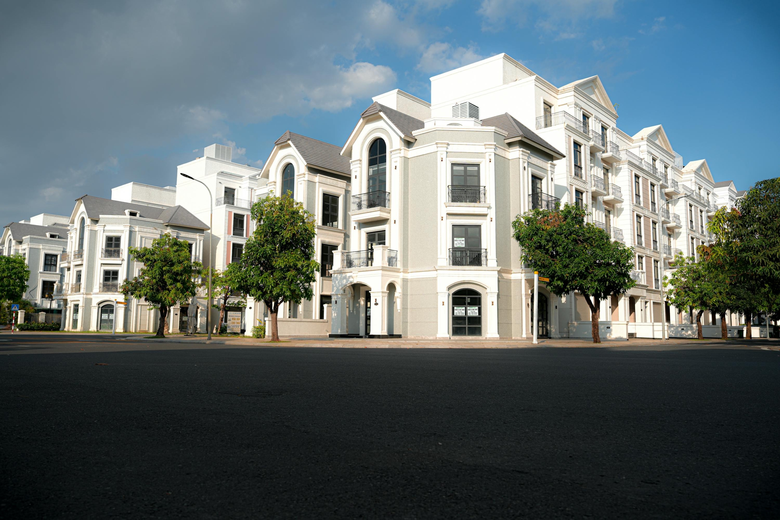 Luxury apartments for sale in Dubai with skyline view and modern interiors